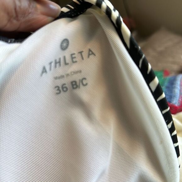 Athleta Island Print Swim Top 36B/C - Picture 6 of 6